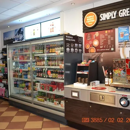 I Restauracja Jaskolka 아파트호텔 Alojzow
