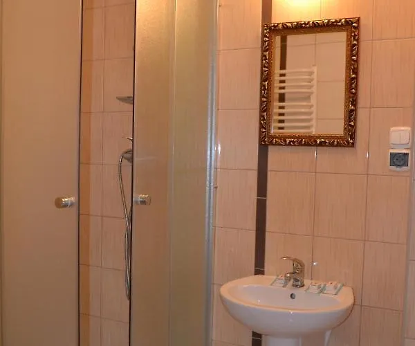 I Restauracja Jaskolka 3*